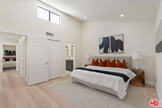 853 Larrabee Street, West Hollywood CA: https://media.crmls.org/mediaz/4d036d93-0b3b-4427-8472-0c514027138a.jpg