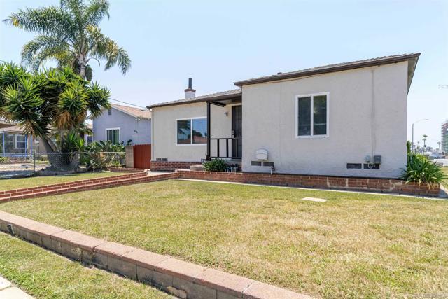 260 E St, Chula Vista CA: https://media.crmls.org/mediaz/4d03afc0-726b-477d-9706-31edccedc44b.jpg