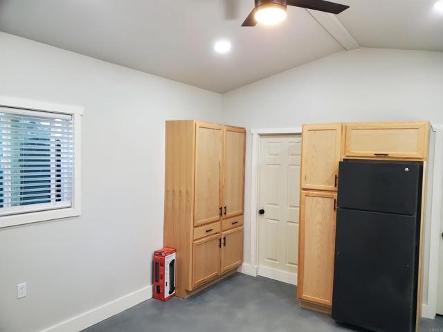 2405 Old Colony, Vista, California 92084, ,Residential Income,For Sale,Old Colony,NDP2407848