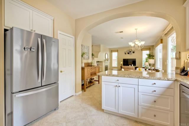Detail Gallery Image 11 of 46 For 11590 Trailbrook Ln, San Diego,  CA 92128 - 4 Beds | 3 Baths