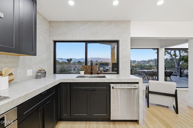 Detail Gallery Image 6 of 63 For 2001 Kenilworth Avenue Ave, Los Angeles,  CA 90039 - 4 Beds | 4 Baths