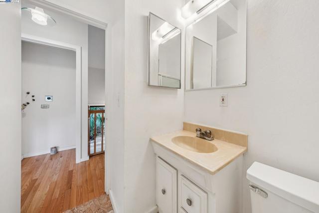 7171 HOMEWOOD DRIVE, Oakland CA: https://media.crmls.org/mediaz/4d05bf53-6eb5-488e-8c47-20ddc27c4308.jpg