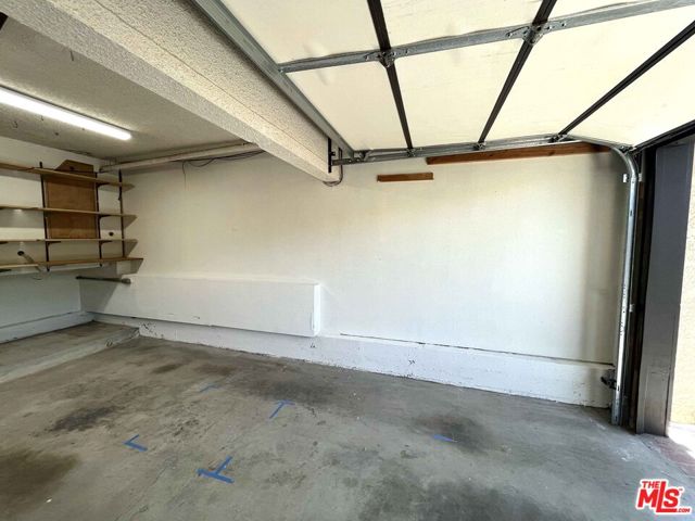 1141 17th Street, Santa Monica CA: https://media.crmls.org/mediaz/4d067548-bb91-49b2-a3ac-556c6550c99e.jpg
