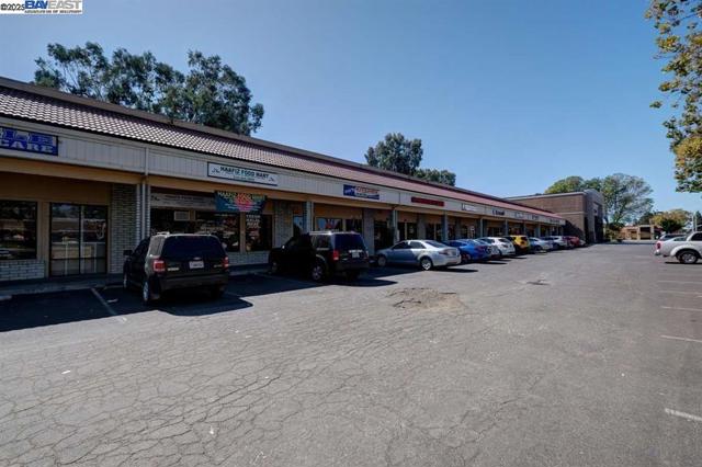 34595 Alvarado-Niles Blvd, Union City CA: https://media.crmls.org/mediaz/4d0682ea-d739-40e5-ba20-82e12c063a49.jpg