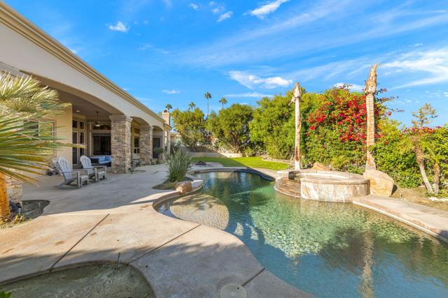352 Crest Lake Drive, Palm Desert CA: https://media.crmls.org/mediaz/4d0706c2-da95-494f-8116-725ae1cca00d.jpg