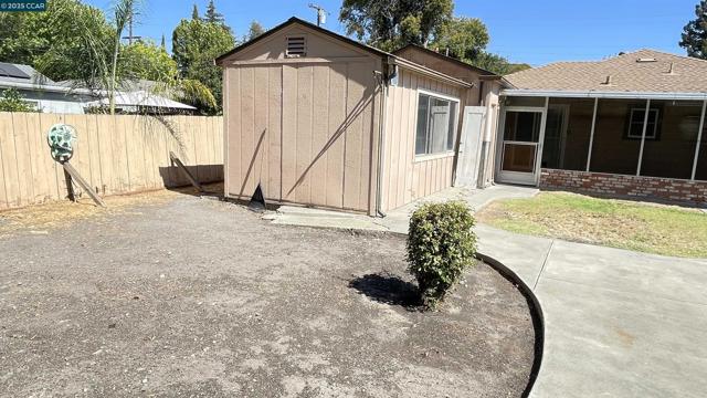 3655 Granzotto Dr, Concord CA: https://media.crmls.org/mediaz/4d074bee-6496-4007-83b8-fe2b110a6b68.jpg
