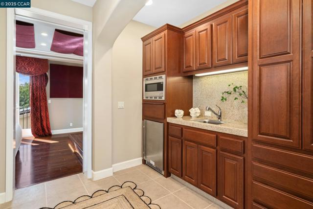 206 Glory Lily Ct, San Ramon CA: https://media.crmls.org/mediaz/4d075627-903c-429b-922d-9560ae3a06ce.jpg