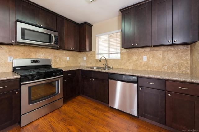 Image 5 of 13 For 6515 Osler St