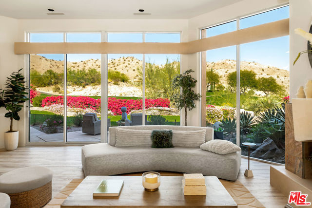 136 Netas Drive, Palm Desert CA: https://media.crmls.org/mediaz/4d080ad4-00e6-4e0d-a716-7be4f9cbd607.jpg