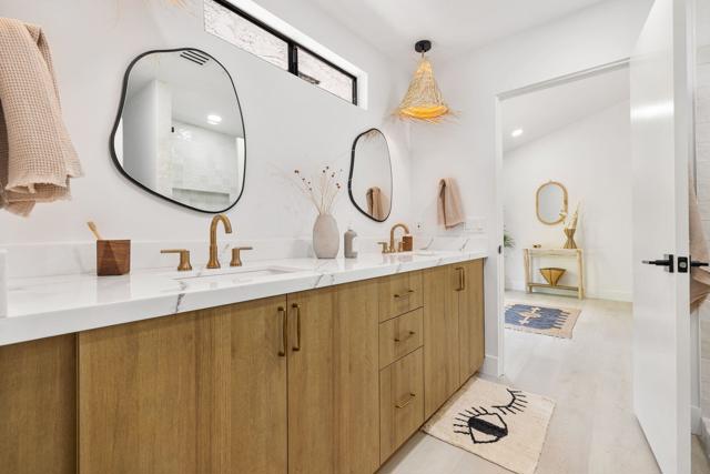 34 Lincoln Place, Rancho Mirage CA: https://media.crmls.org/mediaz/4d085009-fd2b-4bf8-8a60-8fbd70c7183f.jpg