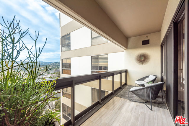 10445 Wilshire Boulevard, Los Angeles CA: https://media.crmls.org/mediaz/4d0873f8-f586-4219-992c-c63fa33a2d71.jpg