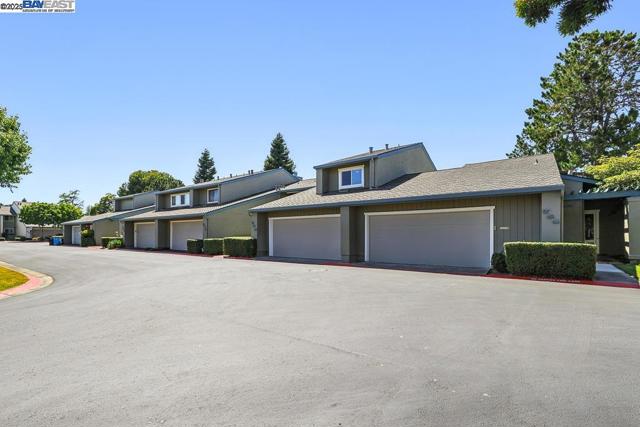 739 Aries Ln, Foster City CA: https://media.crmls.org/mediaz/4d088531-f798-4851-b039-9fbb272f60a3.jpg