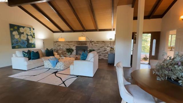 5051 Harrison Grade Rd, Sebastopol CA: https://media.crmls.org/mediaz/4d08c194-9c4f-4f49-a5cc-d8dbe9a3f468.jpg