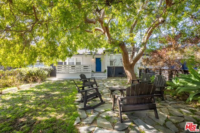 3839 Marcasel Avenue, Los Angeles CA: https://media.crmls.org/mediaz/4d08c9e8-765b-4883-876c-660f6bf88e48.jpg