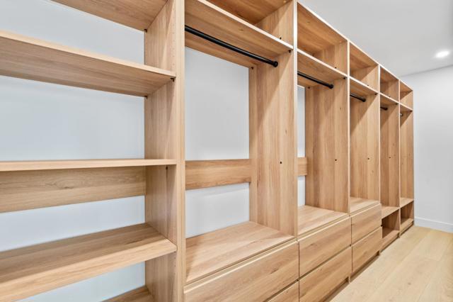 2330 Sierra Court, Palo Alto CA: https://media.crmls.org/mediaz/4d098019-1530-4122-a940-01079590bbf0.jpg