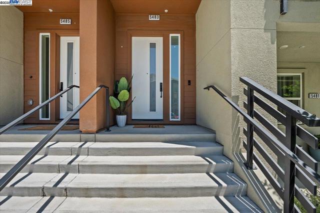 5483 Melissa Ln, Dublin CA: https://media.crmls.org/mediaz/4d098f96-082c-4ba9-a185-8b9a84946ceb.jpg