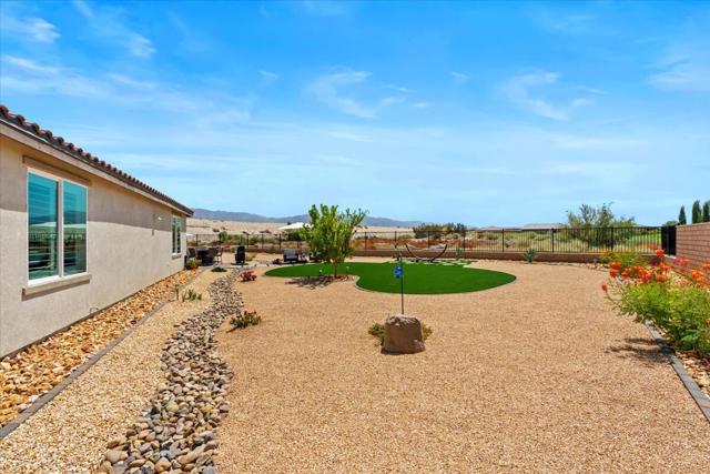 42940 Ascona Lane, Indio CA: https://media.crmls.org/mediaz/4d09a3b7-83c6-4798-b987-10ad52931ad0.jpg