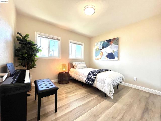 389 White Dr, Hayward CA: https://media.crmls.org/mediaz/4d09b181-2137-49fe-9b0e-d2d33035eb84.jpg