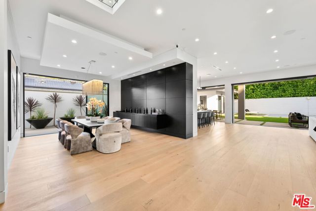 14812 Morrison Street, Sherman Oaks CA: https://media.crmls.org/mediaz/4d0a8687-e69d-4b44-b3d2-17330a0f4817.jpg