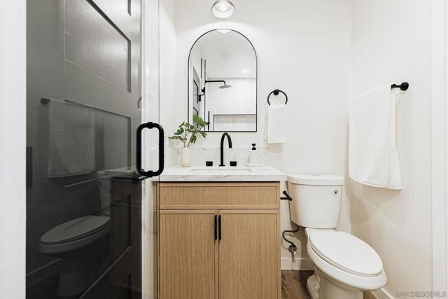 3624 Governor Dr, San Diego CA: https://media.crmls.org/mediaz/4d0c545f-b333-44cf-b213-0f55152ce11e.jpg