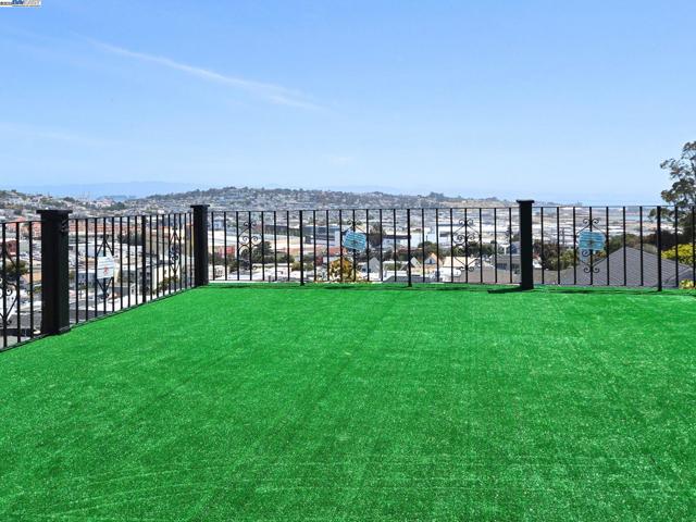 250 Mansell Street, San Francisco CA: https://media.crmls.org/mediaz/4d0d9bab-6749-46e4-925c-9283ce7e3dce.jpg