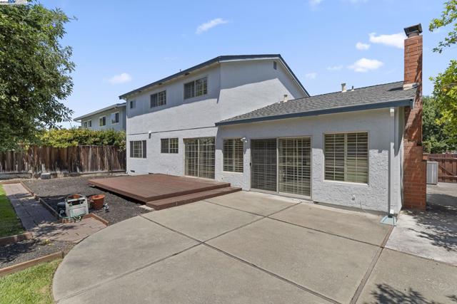 1927 Foxswallow Cir, Pleasanton CA: https://media.crmls.org/mediaz/4d0daecf-cbae-474b-96e1-80a296c21534.jpg