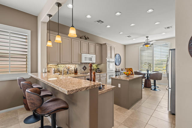 80166 Avenida Aliso, Indio CA: https://media.crmls.org/mediaz/4d0df7f6-ae90-4cd6-a4eb-a9b7560ebb4d.jpg