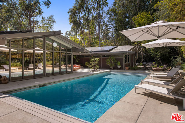 1030 Canon Drive, San Marino CA: https://media.crmls.org/mediaz/4d0eb1c8-f089-4891-9130-8368876ff3c1.jpg