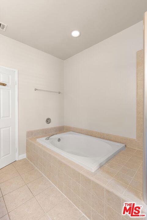 15804 Crest Lane, Gardena CA: https://media.crmls.org/mediaz/4d0efa63-0b3a-4a75-9229-4173137fa831.jpg