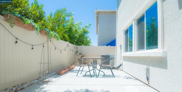 3805 Havengate Way, Sacramento CA: https://media.crmls.org/mediaz/4d0f0601-8cd0-4760-ac4a-7d9f402297ea.jpg
