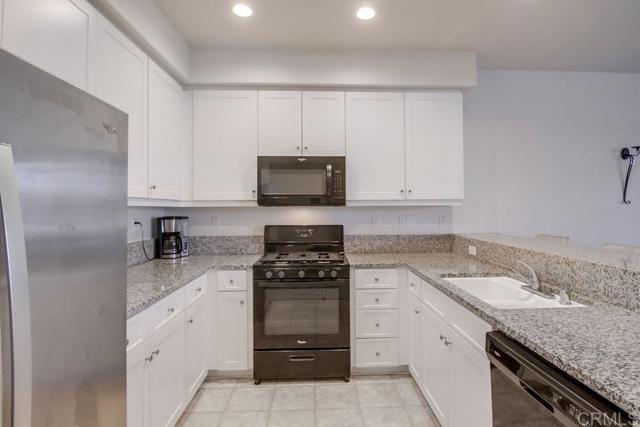 Detail Gallery Image 16 of 60 For 1330 Santa Liza #4,  Chula Vista,  CA 91913 - 4 Beds | 3/1 Baths