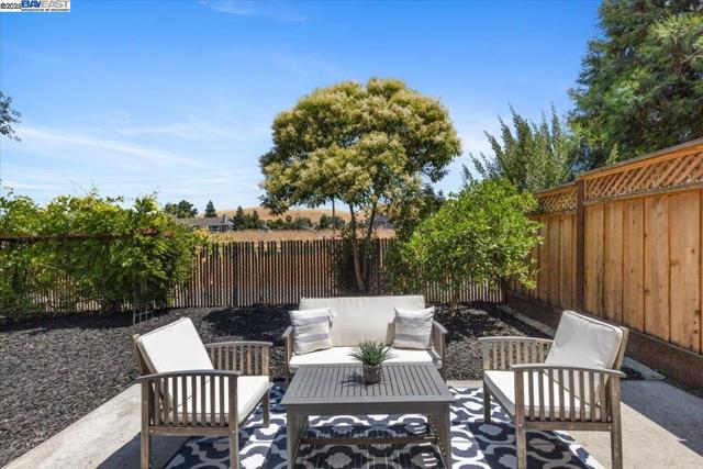 8351 Mulberry Pl, Dublin CA: https://media.crmls.org/mediaz/4d106aa6-0aee-44fb-8743-4be44989d46a.jpg