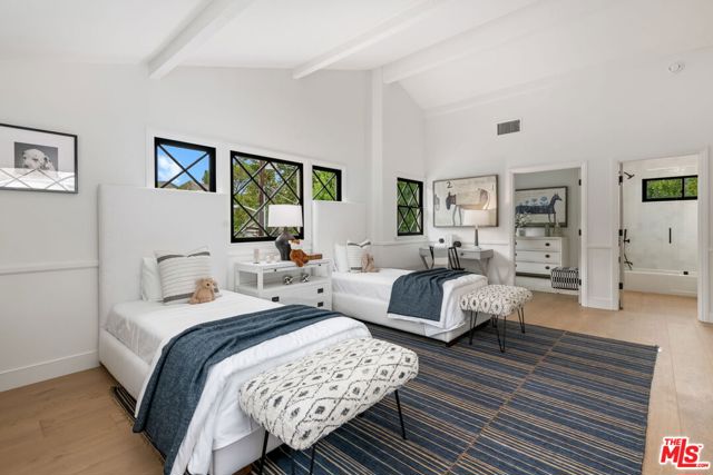19159 Rosita Street, Tarzana CA: https://media.crmls.org/mediaz/4d10822a-1a48-4f8d-8563-8252aff6ba86.jpg