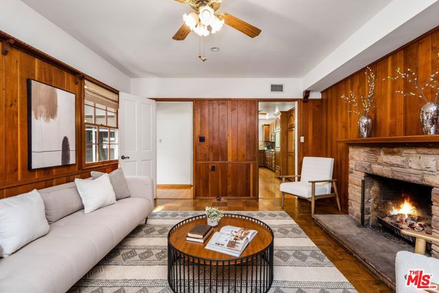 6317 Orion Avenue, Van Nuys CA: https://media.crmls.org/mediaz/4d10a818-06ed-4ac7-bb4f-d86d65aed17a.jpg