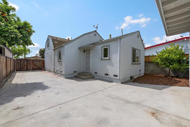 270 N 26th Street, San Jose CA: https://media.crmls.org/mediaz/4d11c692-74df-40e2-ab83-ebcffe2d8d7c.jpg