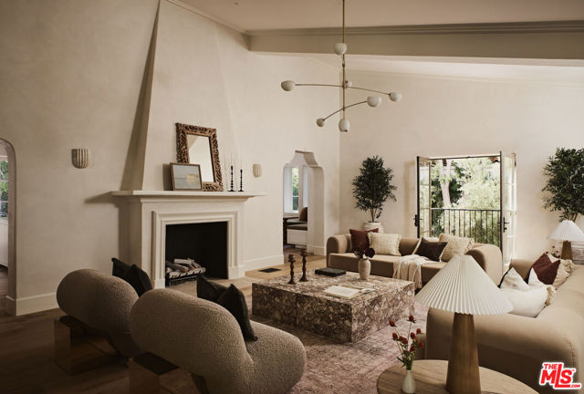 624 N Arden Drive, Beverly Hills CA: https://media.crmls.org/mediaz/4d11f754-9873-4b2a-8d51-d5ad0c5c6139.jpg