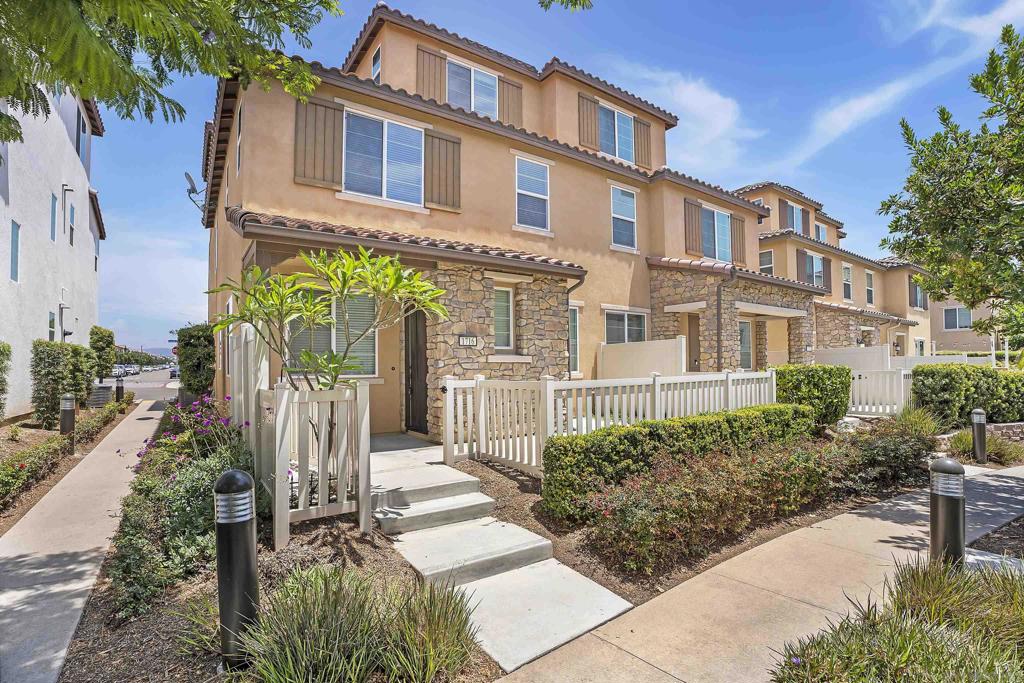 1716 Moon Orchid Ave