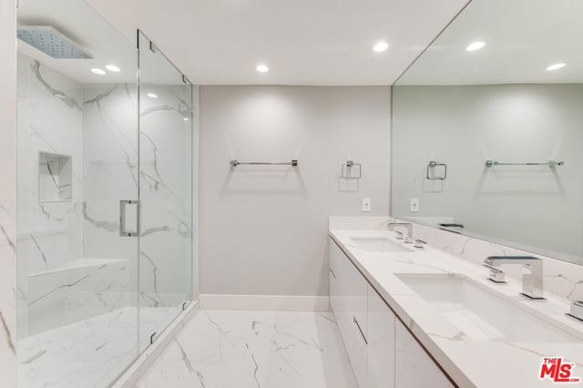 Image 7 of 38 For 1557 Beverly Glen Boulevard 203