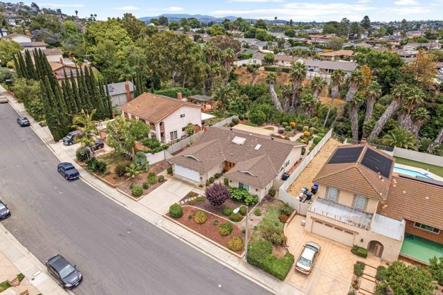 6034 Wenrich Drive, San Diego CA: https://media.crmls.org/mediaz/4d1377c4-6c7d-4f65-b9e4-8abbb69dc072.jpg