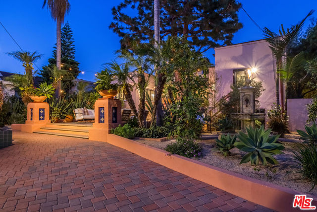 755 S Highland Avenue, Los Angeles CA: https://media.crmls.org/mediaz/4d13b045-44a7-43fc-b5ff-c9fffea65ab4.jpg