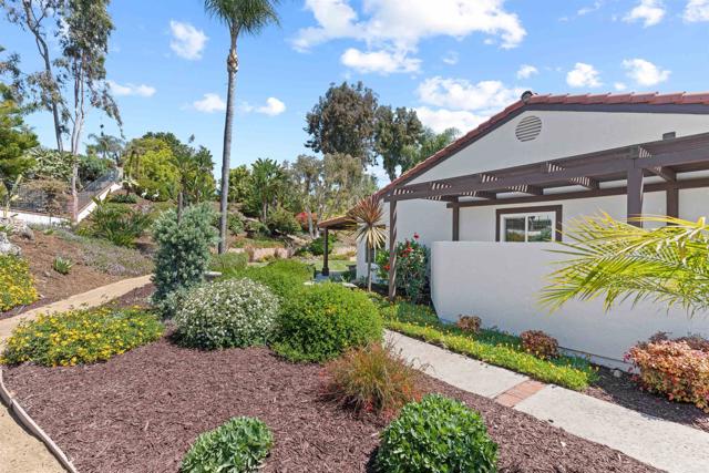 3565 Avenida Amorosa, Escondido CA: https://media.crmls.org/mediaz/4d145dd5-47cf-42e5-994a-2eec6ff76ff3.jpg