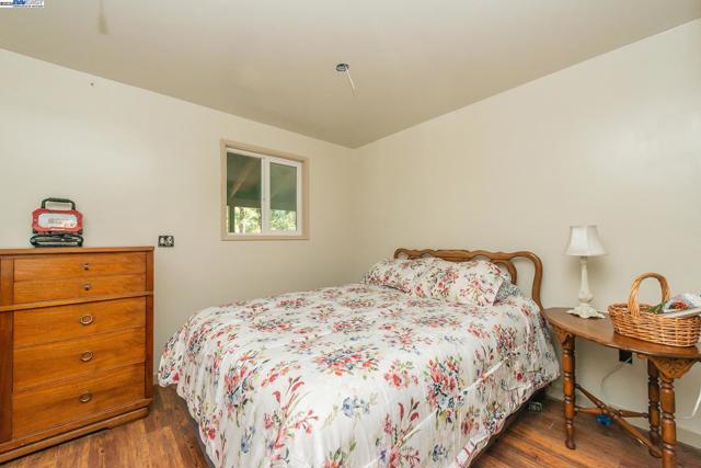 851 Mountain Aire Lane, Trinity Center CA: https://media.crmls.org/mediaz/4d157cdb-ba9b-4a1c-9be6-5d3cf5472e95.jpg