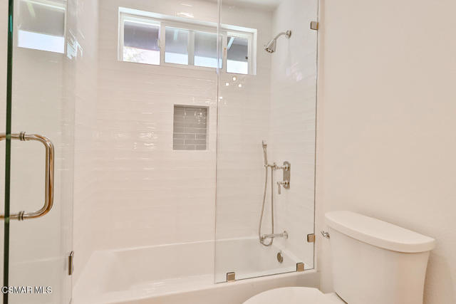 3327 Olivegrove Place, Thousand Oaks CA: https://media.crmls.org/mediaz/4d15aedd-e4b7-4efa-bc56-27de8a0f293b.jpg
