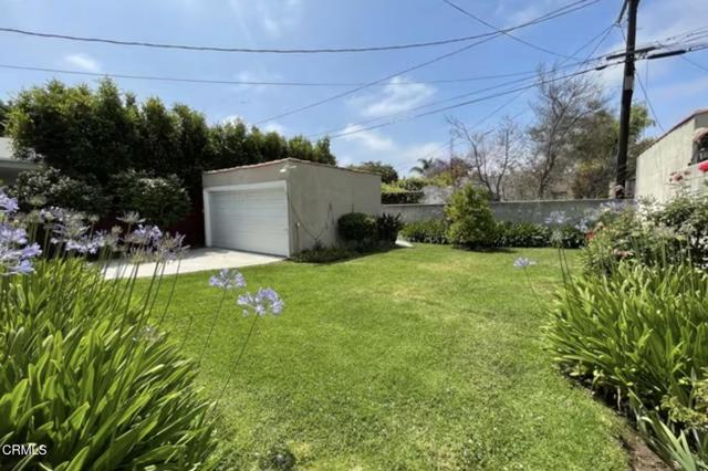9026 W 25 Street, Los Angeles CA: https://media.crmls.org/mediaz/4d15fc76-7f52-4a5f-b617-837c61a46fc5.jpg