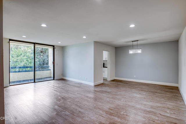 Detail Gallery Image 11 of 30 For 4041 via Marisol #210,  Los Angeles,  CA 90042 - 2 Beds | 2 Baths