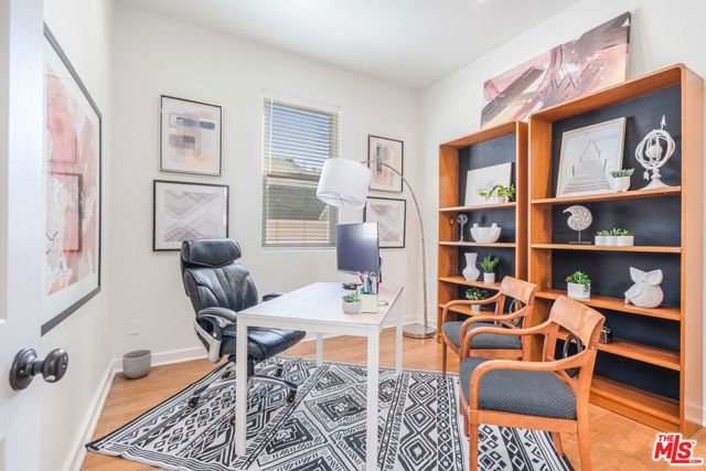 3718 S Barrington Avenue, Los Angeles CA: https://media.crmls.org/mediaz/4d16886d-2ddd-4c81-9579-d3899e51d882.jpg