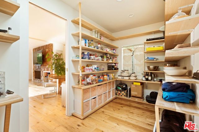 6641 Bedford Avenue, Los Angeles CA: https://media.crmls.org/mediaz/4d16fd6f-ab3e-43a3-b0be-dc20bbb37481.jpg