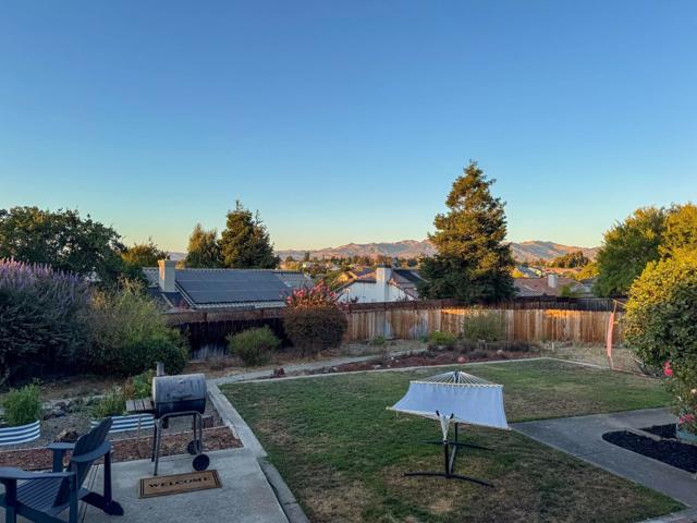 215 Rays Circle, Hollister CA: https://media.crmls.org/mediaz/4d17478d-a067-4d83-a648-ae9cc7f18f5a.jpg