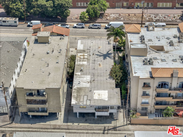 1253 Federal Avenue, Los Angeles CA: https://media.crmls.org/mediaz/4d18045d-eab9-48c9-8de6-e30407da8608.jpg