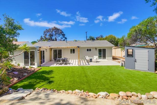 3987 Dalles Ave, San Diego CA: https://media.crmls.org/mediaz/4d18970e-421f-464b-bc0f-531adbc3fa47.jpg
